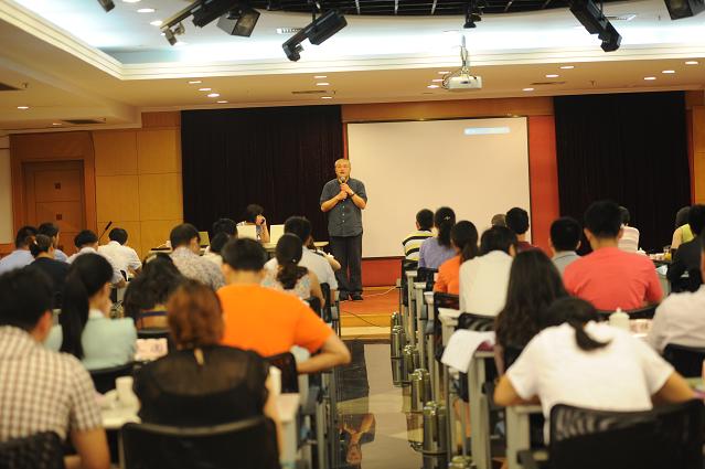 2015��7�������н����֡������������������֯��Сѧ�����ʦ������ѵ