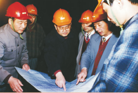 ʱ�ν���ʡί����ǡ�ʡ������ʯ�ֳ����������˷�ָ��������